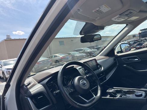 Used 2021 Nissan Rogue SL AWD/4WD image 11