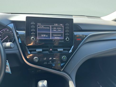 Used 2021 Toyota Camry SE FWD image 22