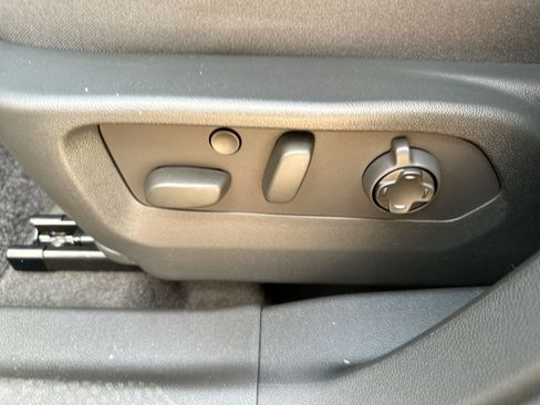 New 2025 Buick Envision Avenir image 12