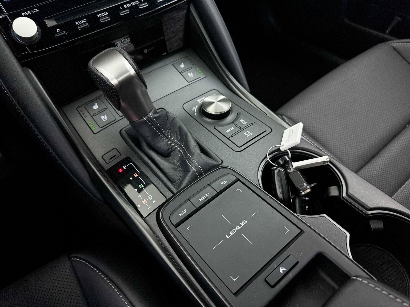 Used 2025 Lexus IS 500 RWD image 29