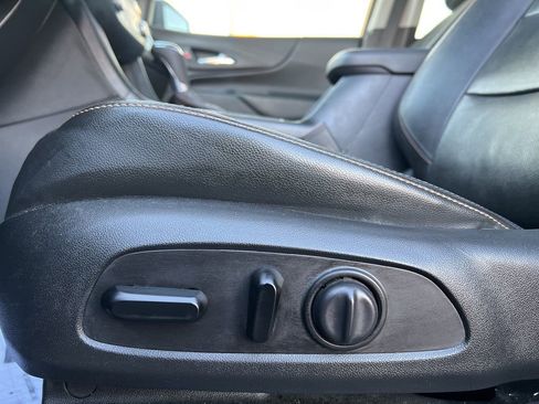 Used 2020 Chevrolet Equinox LT w/ Midnight Edition image 12