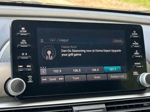 Used 2018 Honda Accord Sport image 25
