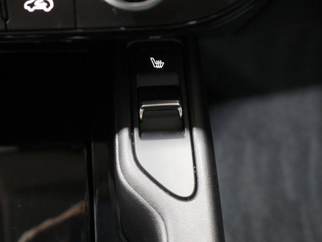 Used 2025 Kia Telluride S AWD/4WD image 36