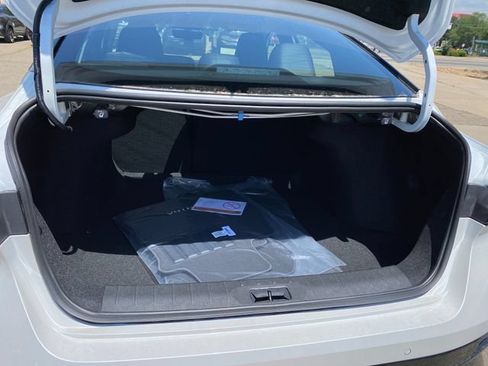 New 2026 Nissan Sentra SR w/ SR Premium Package FWD image 23