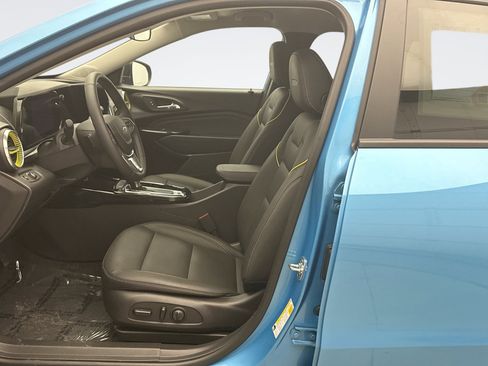 Used 2025 Chevrolet Trax ACTIV image 11