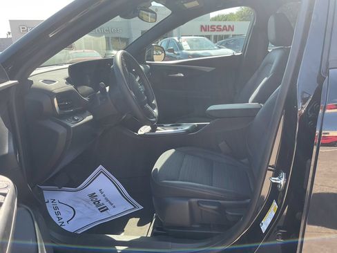 Used 2025 Buick Envista Preferred FWD image 8