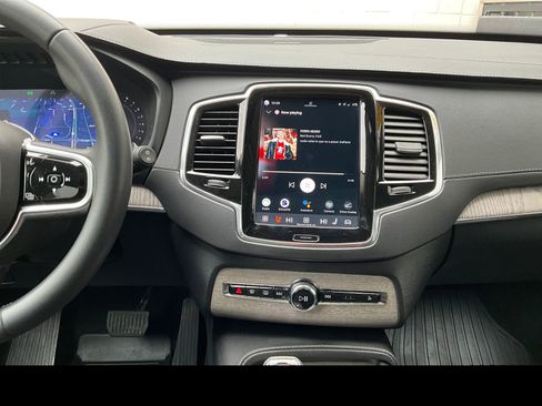 Certified 2023 Volvo XC90 B6 Ultimate w/ Protection Package Premier AWD/4WD image 4