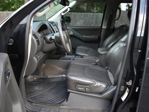Used 2014 Nissan Frontier PRO-4X w/ Pro-4x Luxury Package AWD/4WD image 13