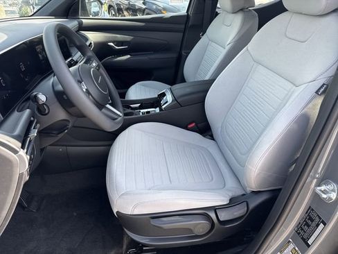 New 2025 Hyundai Santa Cruz SE image 9