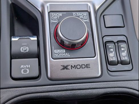 Used 2024 Subaru Forester Limited w/ Convenience Package AWD/4WD image 17
