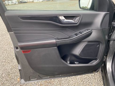 Used 2025 Ford Escape ST-Line image 9