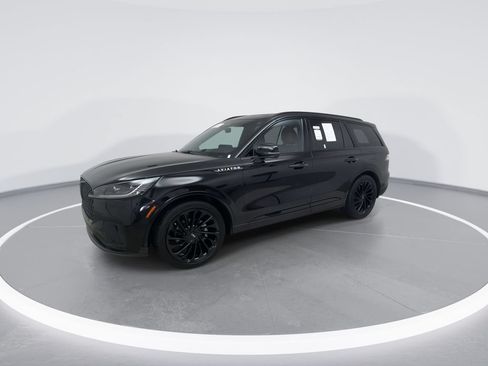 Used 2025 Lincoln Aviator Reserve w/ Equipment Group 201A AWD/4WD image 4