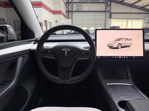 Used 2023 Tesla Model Y Long Range AWD/4WD image 20