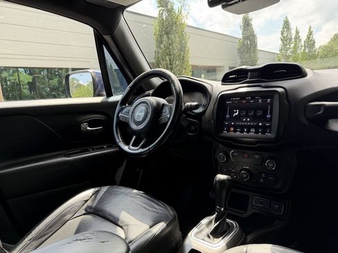 Used 2019 Jeep Renegade Limited w/ Quick Order Package 22P FWD image 18
