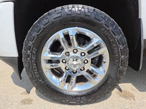 Used 2016 Chevrolet Silverado 2500 High Country w/ Duramax Plus Package AWD/4WD image 11