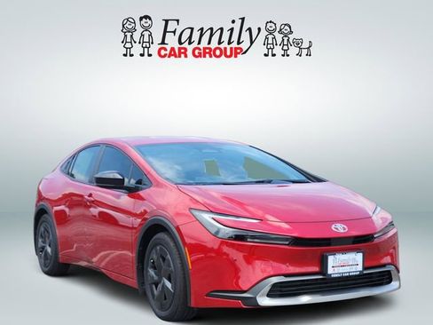 New 2026 Toyota Prius Plug-In Hybrid FWD image 2