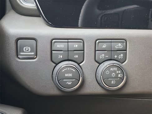 New 2026 Chevrolet Silverado 2500 LT w/ Texas Edition image 29