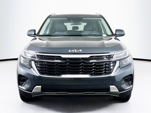 Used 2025 Kia Seltos S image 2