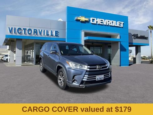 Used 2019 Toyota Highlander LE FWD image 3