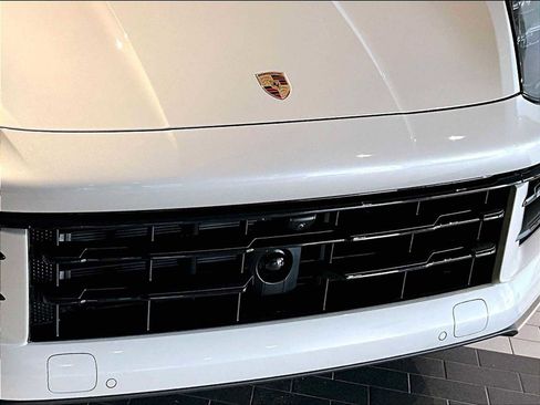 New 2026 Porsche Cayenne Coupe AWD/4WD image 30