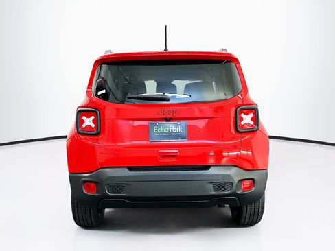 Used 2022 Jeep Renegade Latitude w/ Convenience Group AWD/4WD image 7