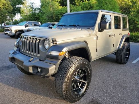 Used 2018 Jeep Wrangler Unlimited Sport S AWD/4WD image 2