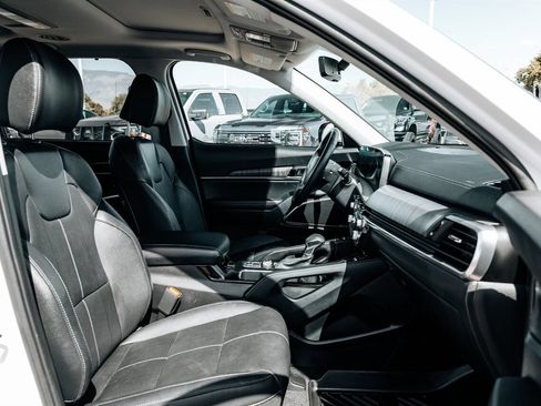 Used 2025 Kia Telluride SX w/ SX Captain's Chair Package AWD/4WD image 59