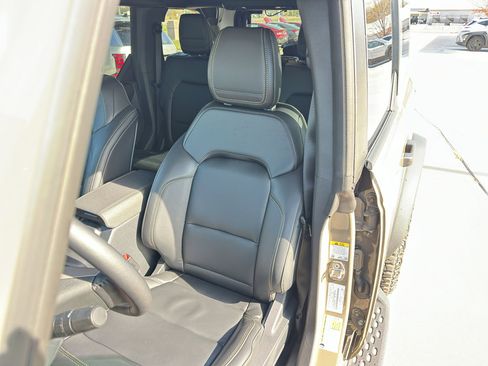 New 2025 Ford Bronco Badlands image 28