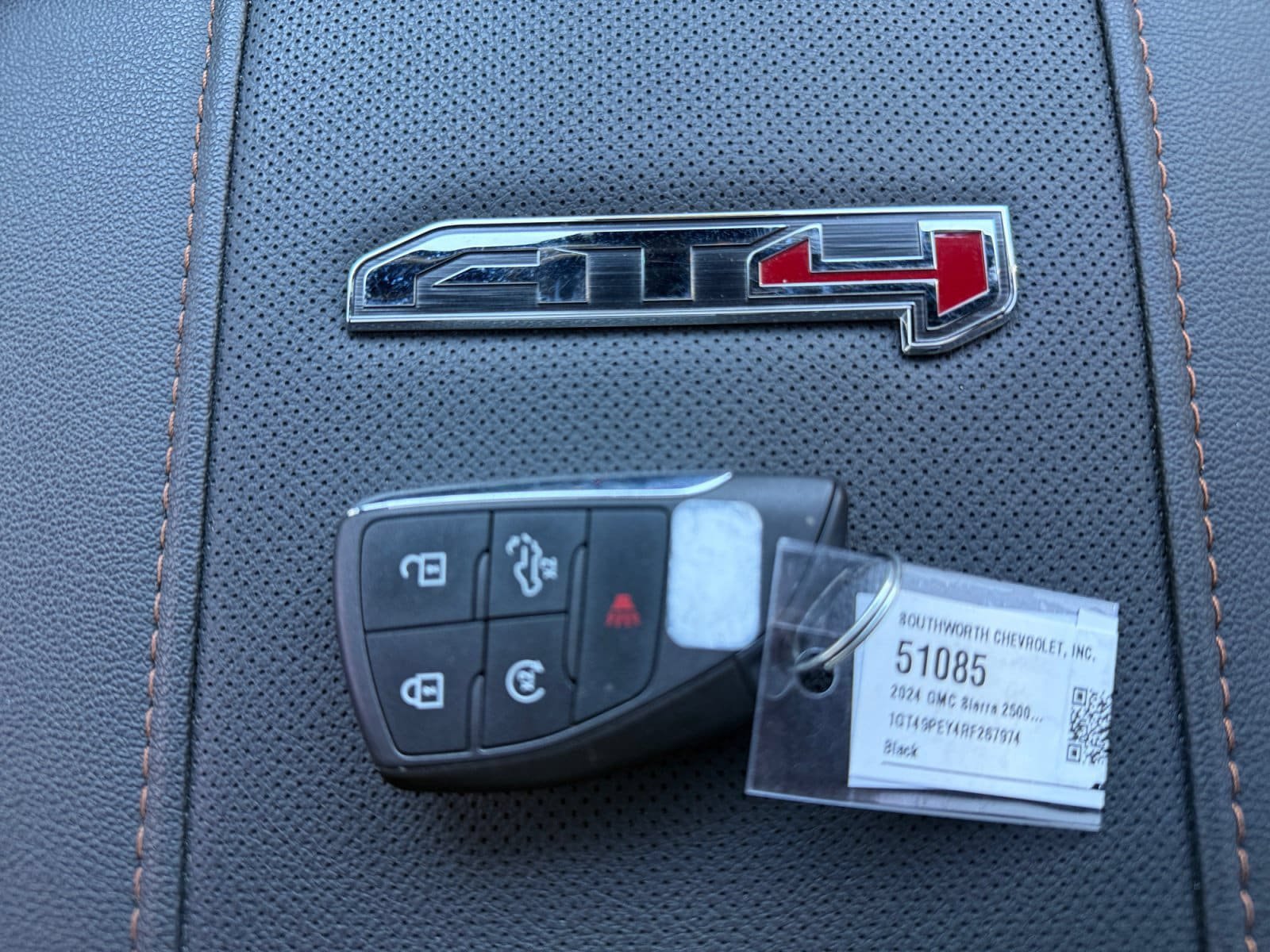 Used 2024 GMC Sierra 2500 AT4 w/ AT4 Premium Plus Package AWD/4WD image 26