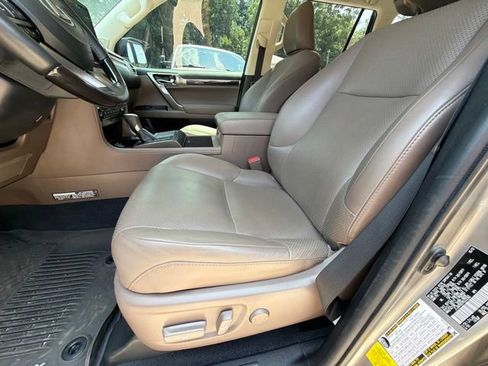 Used 2022 Lexus GX 460 Luxury w/ Sport Design Package AWD/4WD image 17