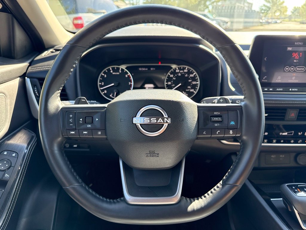Used 2025 Nissan Rogue SV FWD image 19