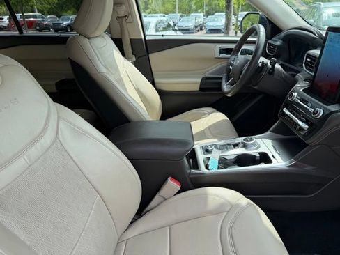Used 2020 Ford Explorer Platinum w/ Premium Technology Package AWD/4WD image 10