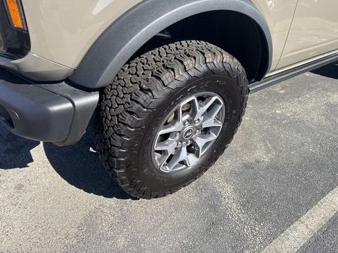 Used 2025 Ford Bronco Badlands AWD/4WD image 9
