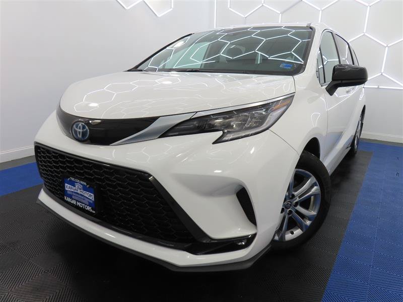 Used 2021 Toyota Sienna XSE w/ XSE Plus Package AWD/4WD image 1