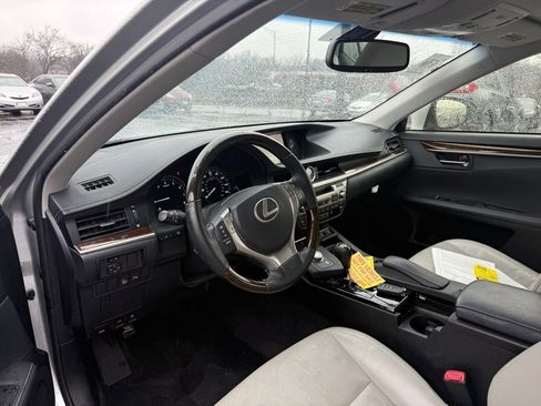 Used 2013 Lexus ES 350 w/ Luxury Pkg image 7