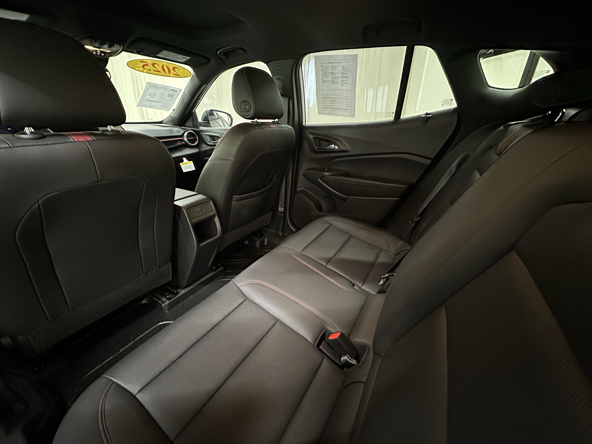 Used 2025 Chevrolet Trax RS w/ Sunroof Package FWD image 14