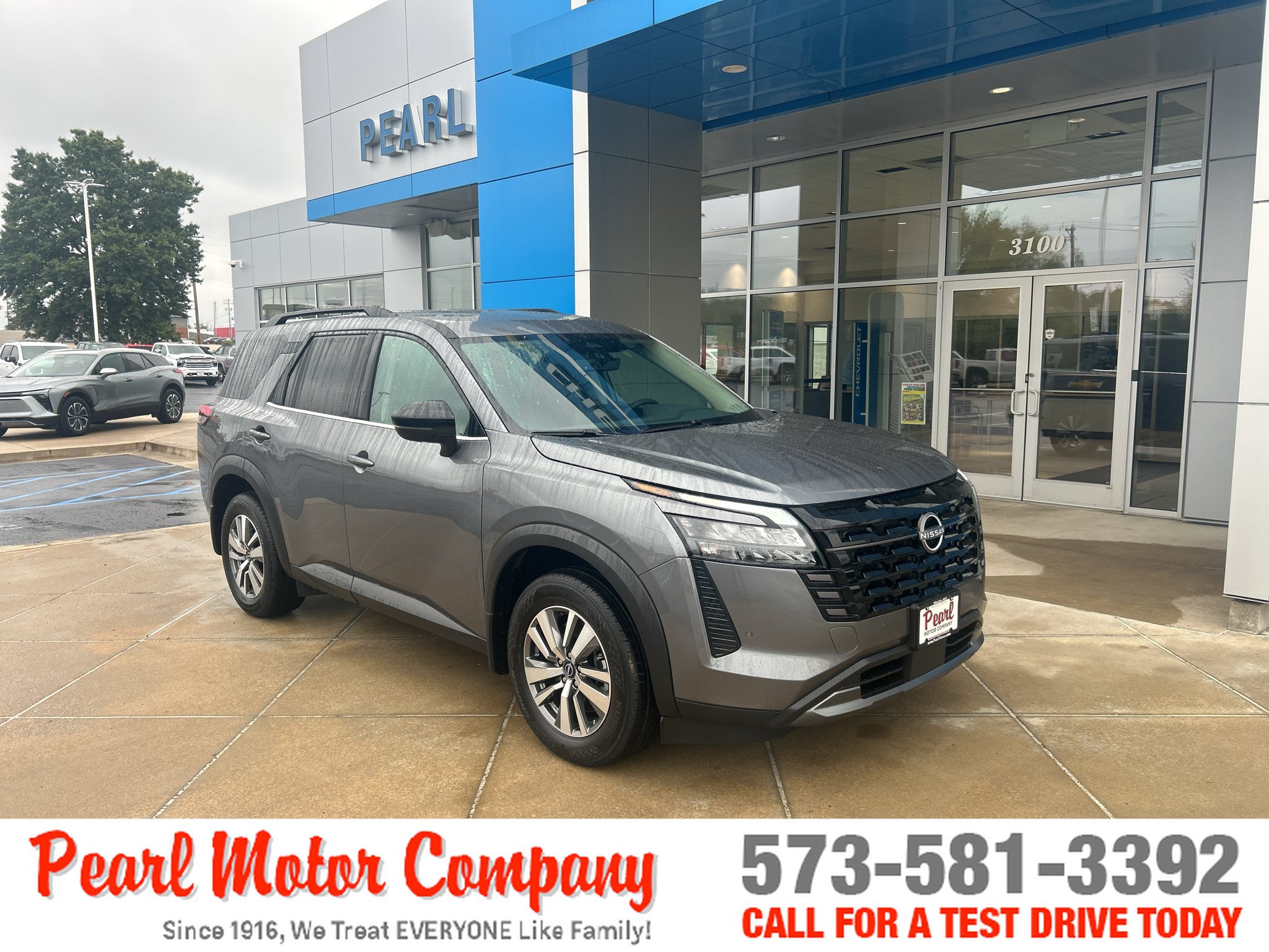Used 2026 Nissan Pathfinder SL w/ Cargo Package AWD/4WD image 1