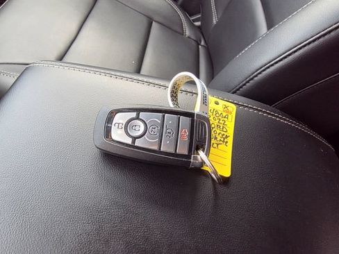Used 2022 Ford Explorer XLT w/ Equipment Group 202A AWD/4WD image 32