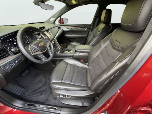 Certified 2024 Cadillac XT5 Premium Luxury w/ Platinum Package image 18