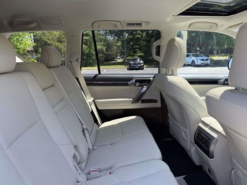 Used 2023 Lexus GX 460 Premium w/ Premium Package AWD/4WD image 15
