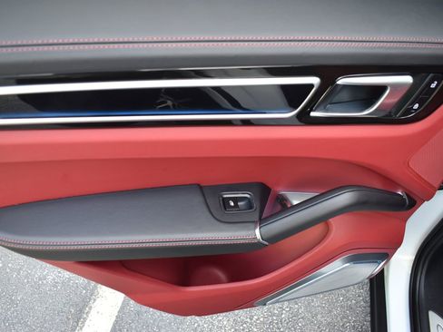 Used 2023 Porsche Cayenne Turbo w/ Premium Package Plus image 50