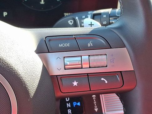 Used 2024 Hyundai Kona Limited image 23