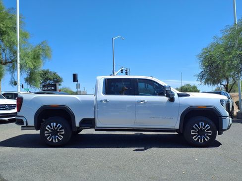 Used 2025 GMC Sierra 2500 Denali Ultimate w/ Max Trailering Package AWD/4WD image 4