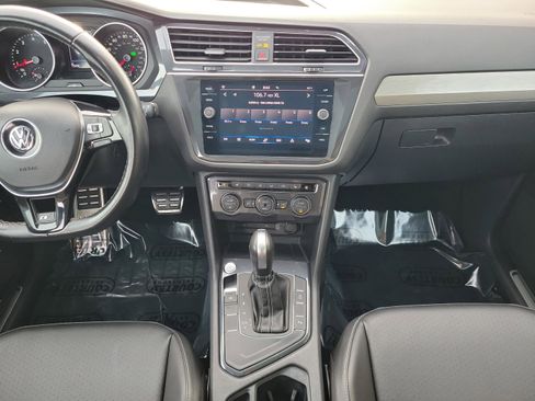 Used 2021 Volkswagen Tiguan SE R-Line image 22