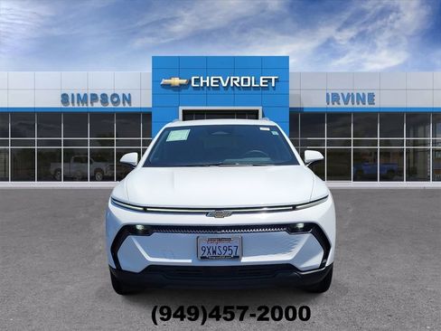 Used 2026 Chevrolet Equinox EV LT FWD image 3