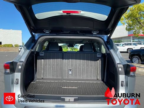 Used 2021 Toyota Highlander Platinum AWD/4WD image 13