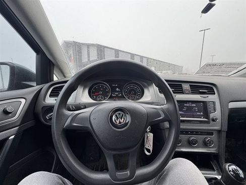 Used 2015 Volkswagen Golf Launch Edition image 2