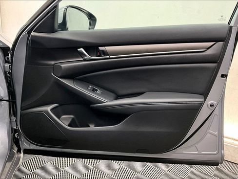 Used 2022 Honda Accord LX image 25
