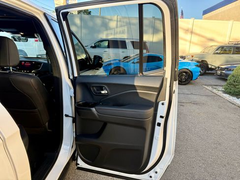 Used 2023 Honda Ridgeline Black Edition image 23