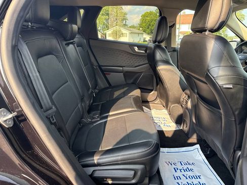 Used 2020 Ford Escape Titanium AWD/4WD image 32
